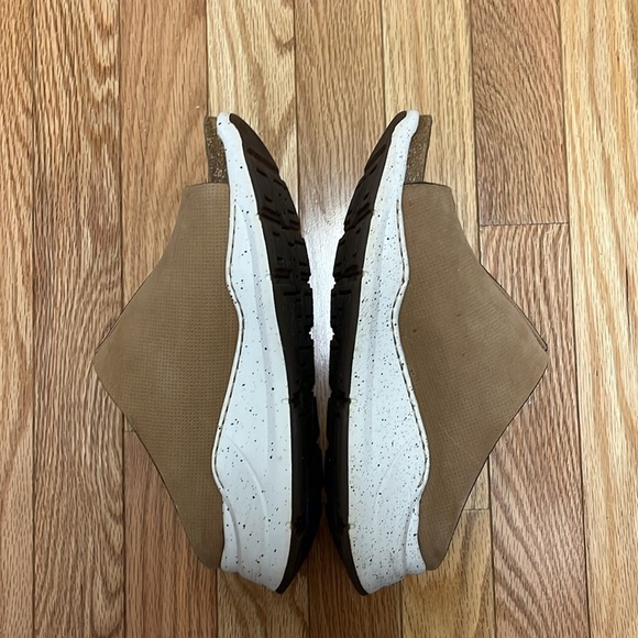 Bionica Oceana Modern Tan Waterproof Leather Platform‎ Slip On Comfort Sandals - Picture 2 of 5